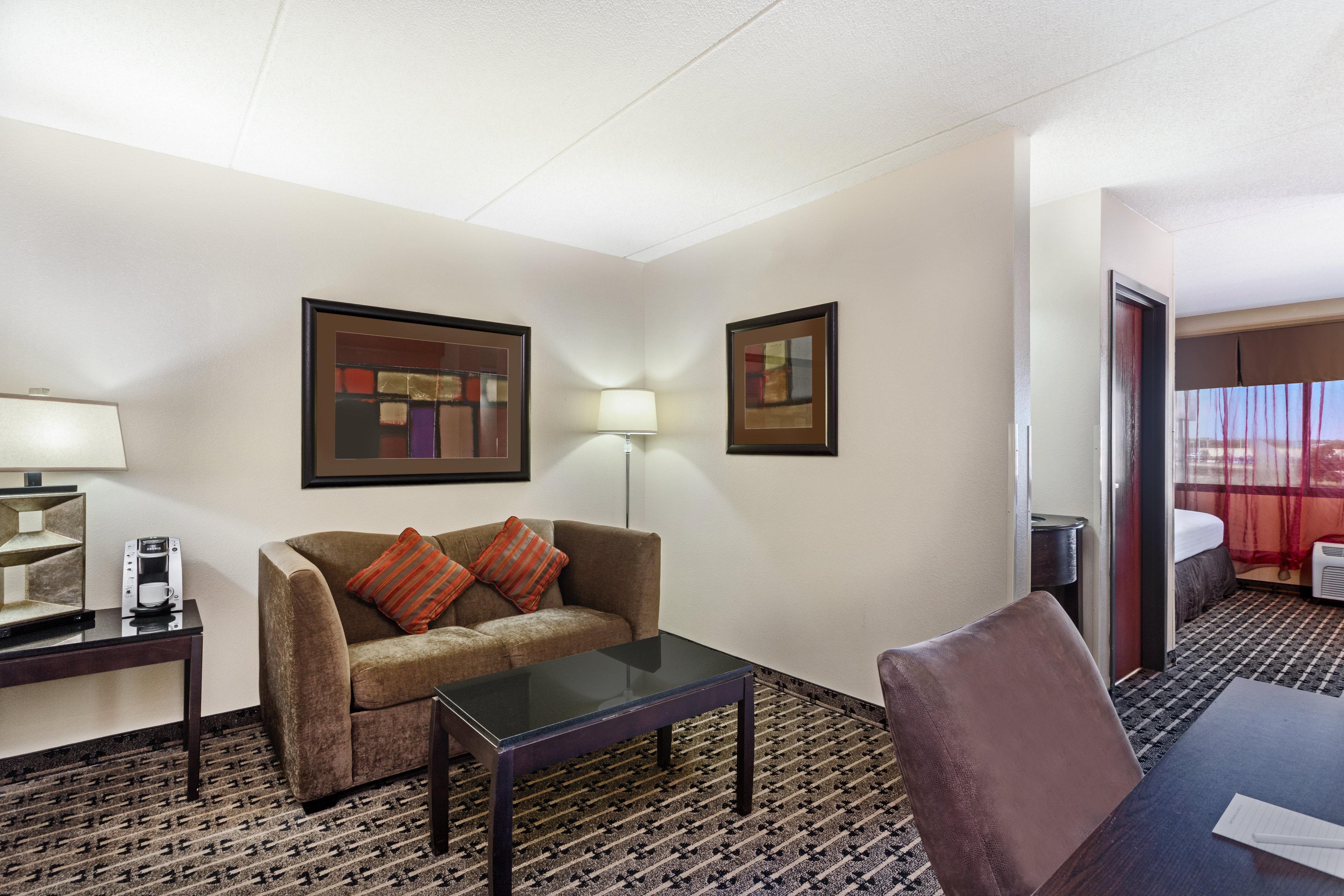 Hotel Crowne Plaza Milwaukee South By Ihg Extérieur photo