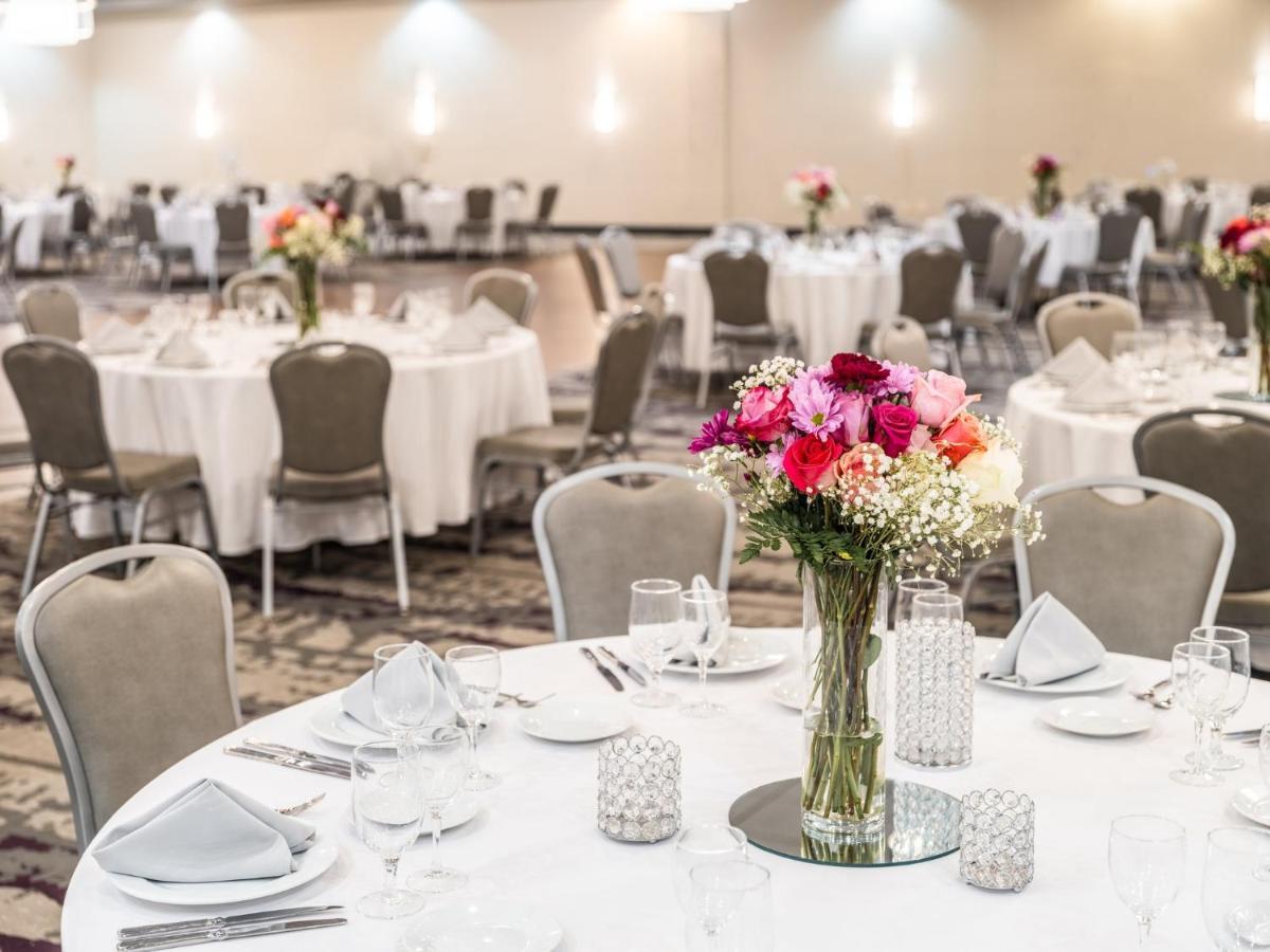 Hotel Crowne Plaza Milwaukee South By Ihg Extérieur photo
