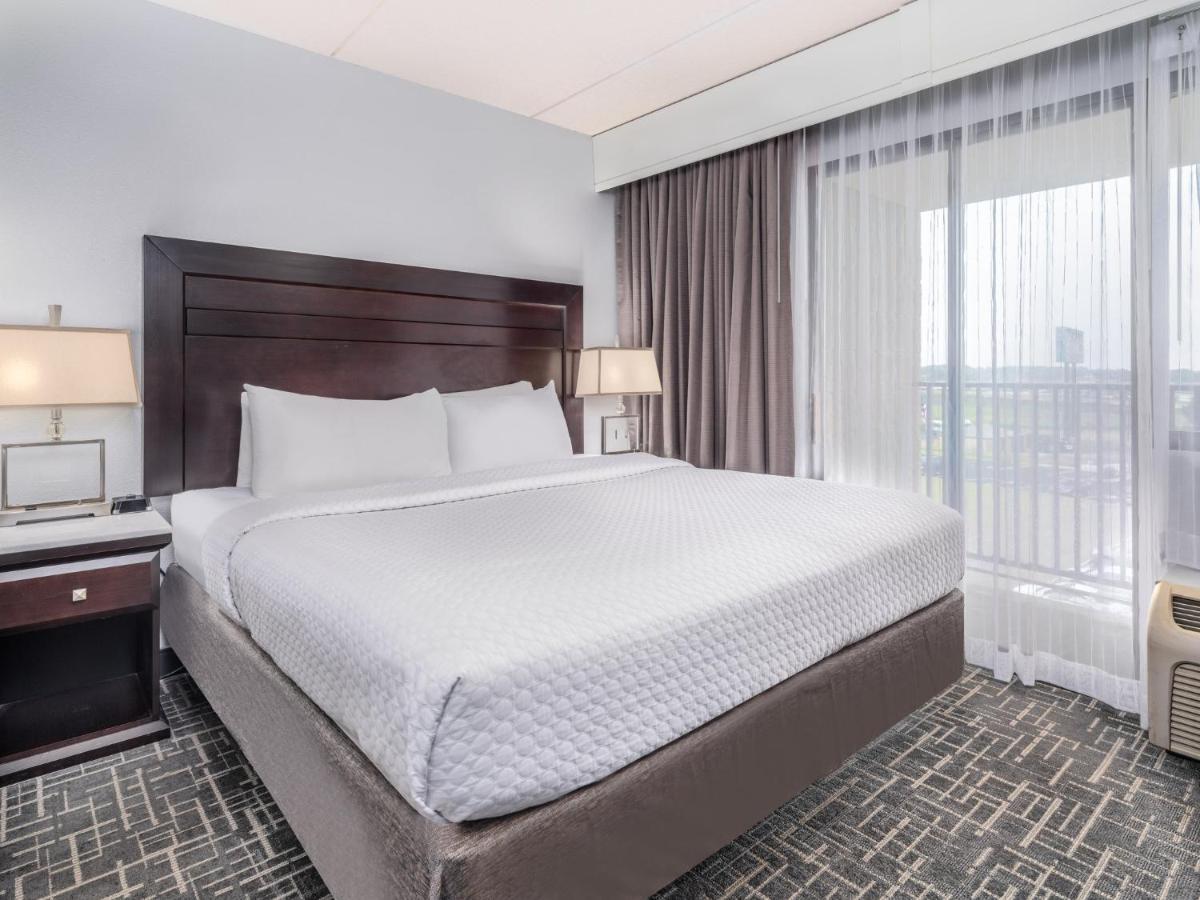 Hotel Crowne Plaza Milwaukee South By Ihg Extérieur photo