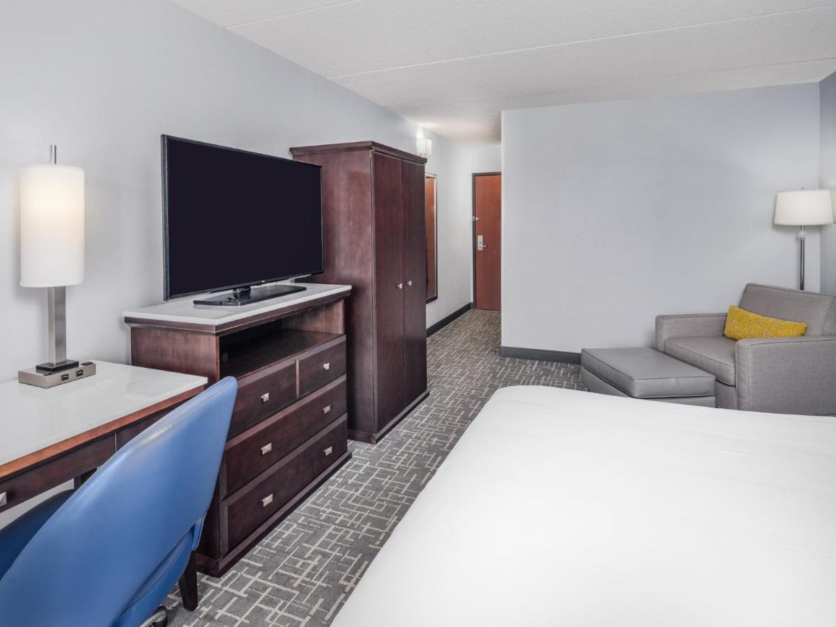 Hotel Crowne Plaza Milwaukee South By Ihg Extérieur photo