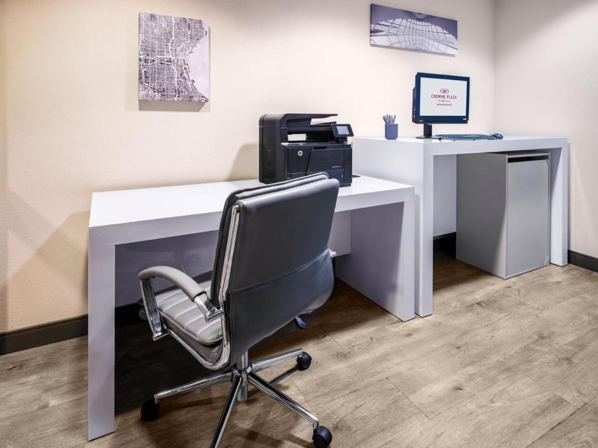 Hotel Crowne Plaza Milwaukee South By Ihg Extérieur photo